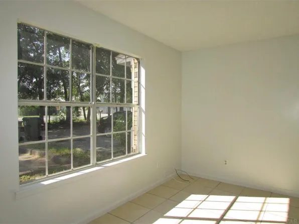 718 N Fairfield Dr, Pensacola, FL 32506