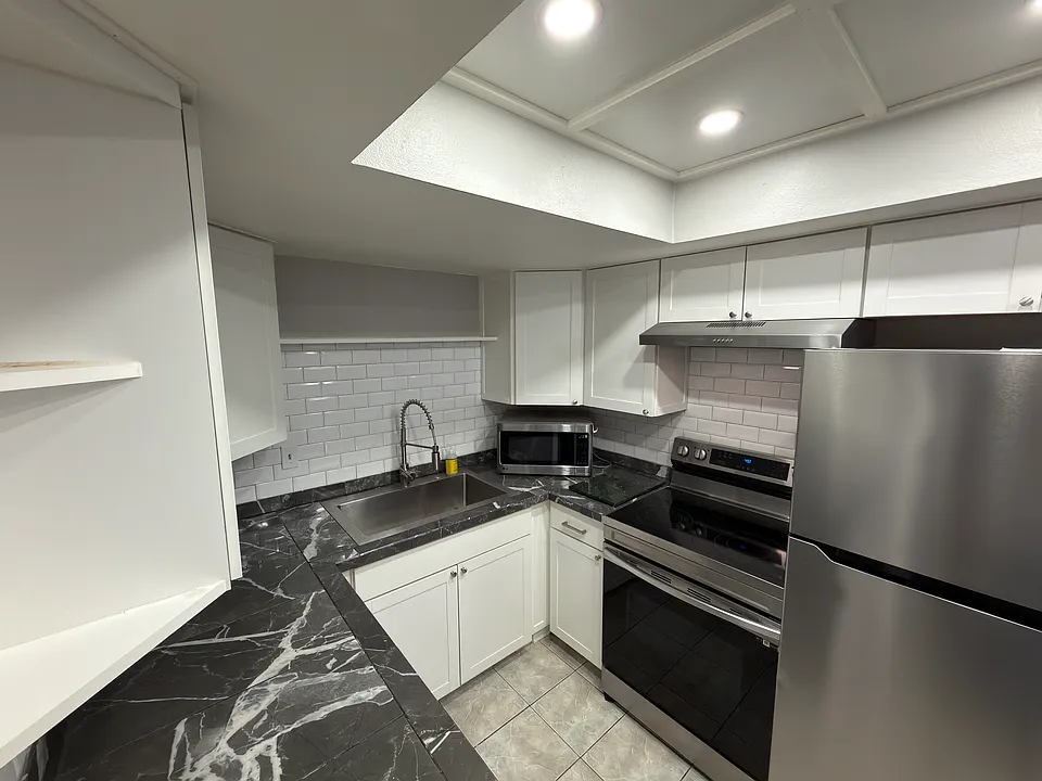 3010 Catherine Dr