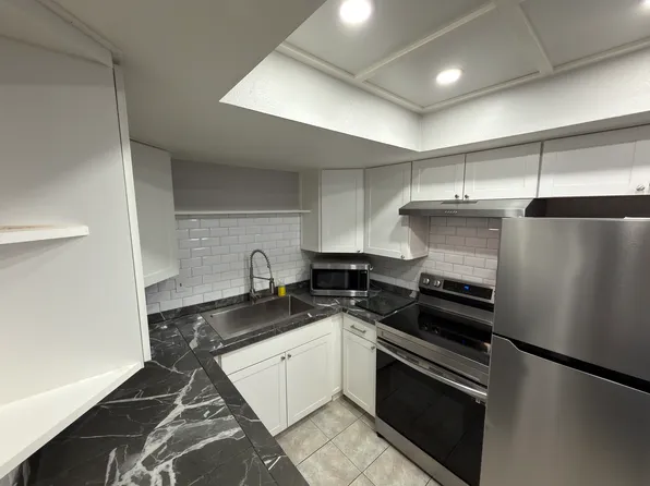 3010 Catherine Dr, Clearwater, FL 33759