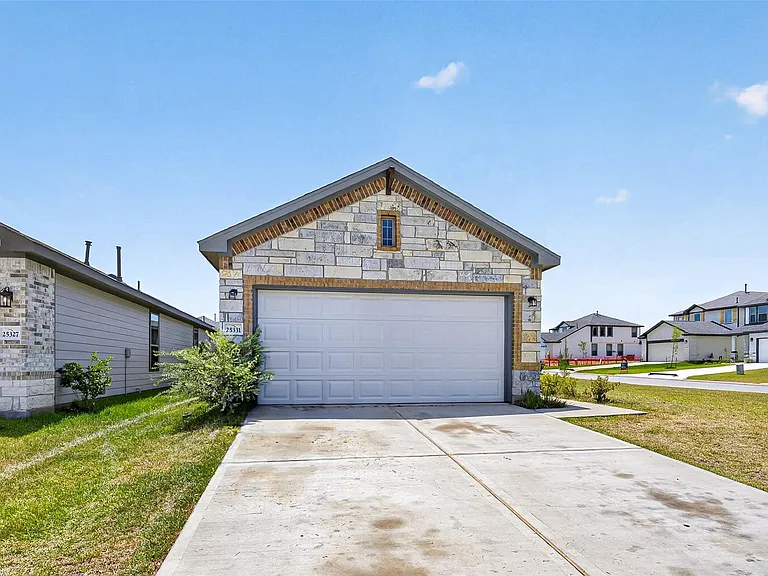 25331 Yellowbells Pl — Photo 2