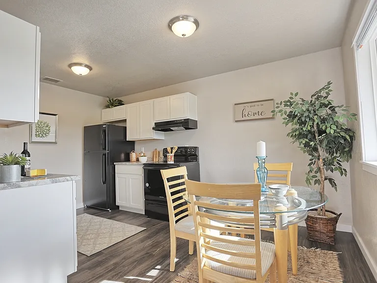 1260 Boulder Dr — Photo 3