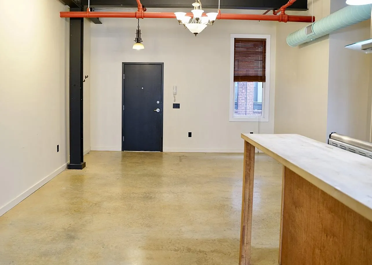 2 bed, 1387 sqft, $2,595 — Photo 2