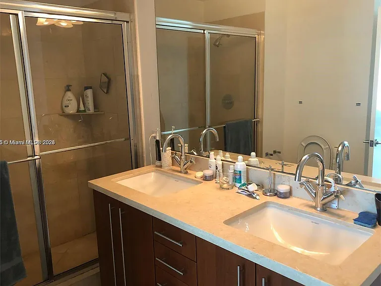 79 SW 12th St #10 — Photo 10