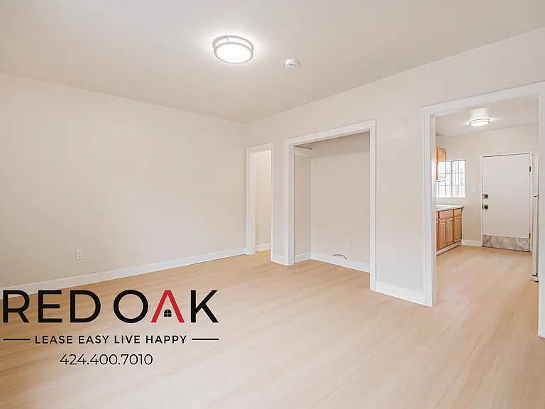 638 E 82nd St #638 — Photo 8