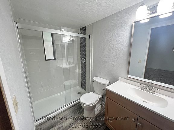 5th image of 6 Freedom Ln S
