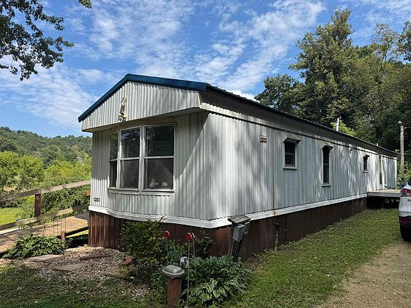 2nd image of 33981 Smyth Hollow Rd
