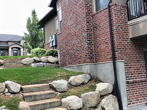 Stairs down the side 
