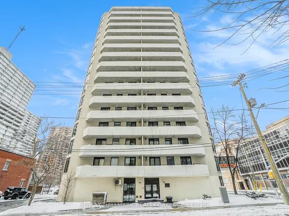 200 Bay St #1102, Ottawa, ON K1R 7W8