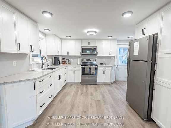 5th image of 15904 Manning Rd