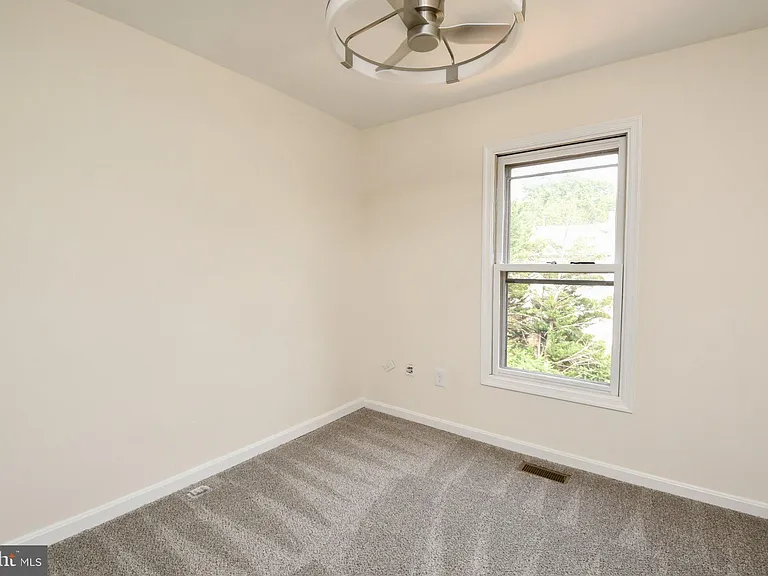 10709 Gideon Ct — Photo 23