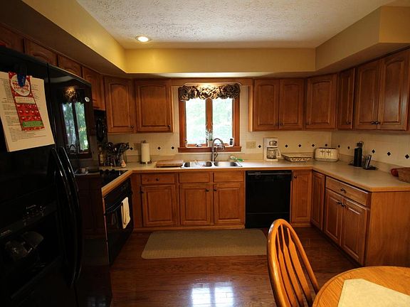 4th image of 1080 Tiffany Dr