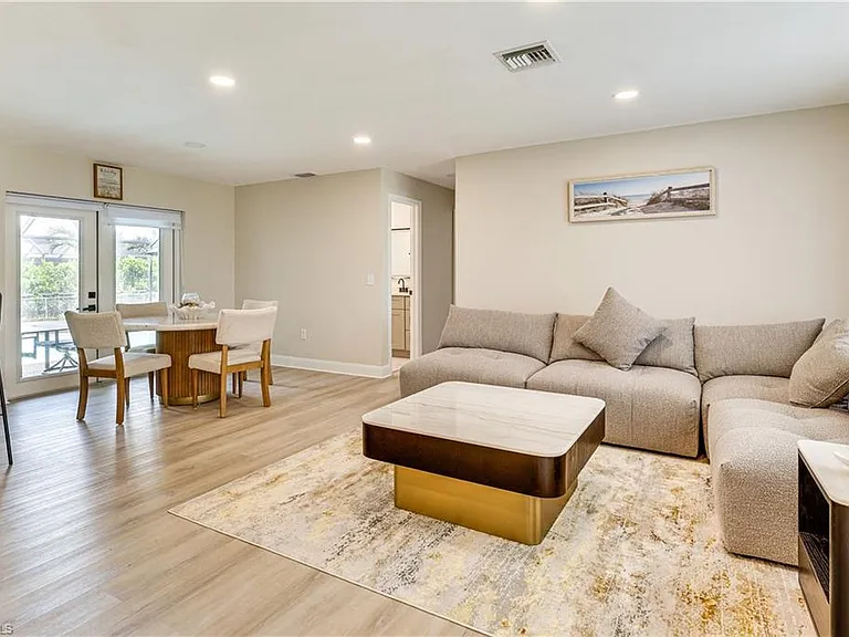 6030 Perthshire Ln — Photo 5