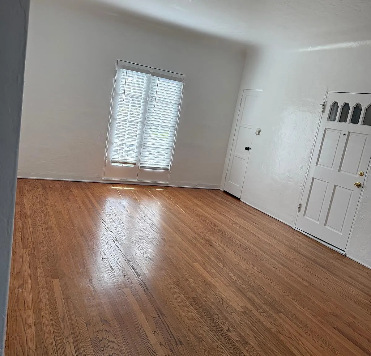 4333 Garthwaite Ave. - 4333 — Photo 3