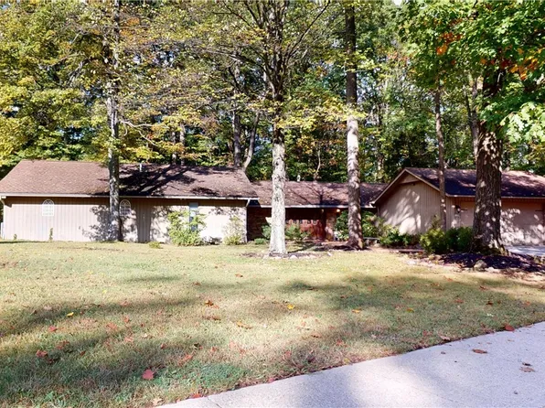 11650 River Moss Rd, Strongsville, OH 44136