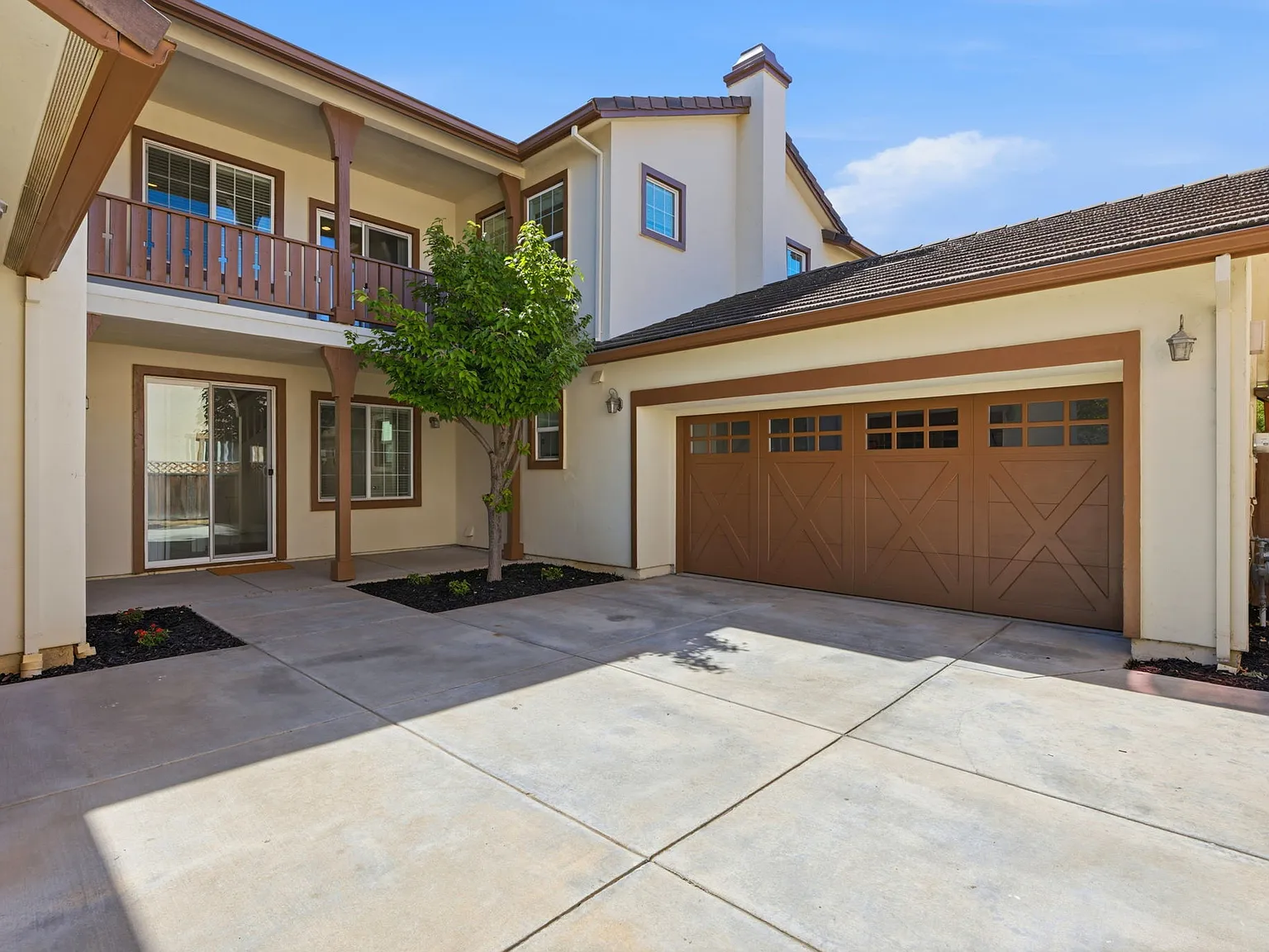 5 bed, 2714 sqft, $3,450 — Photo 4