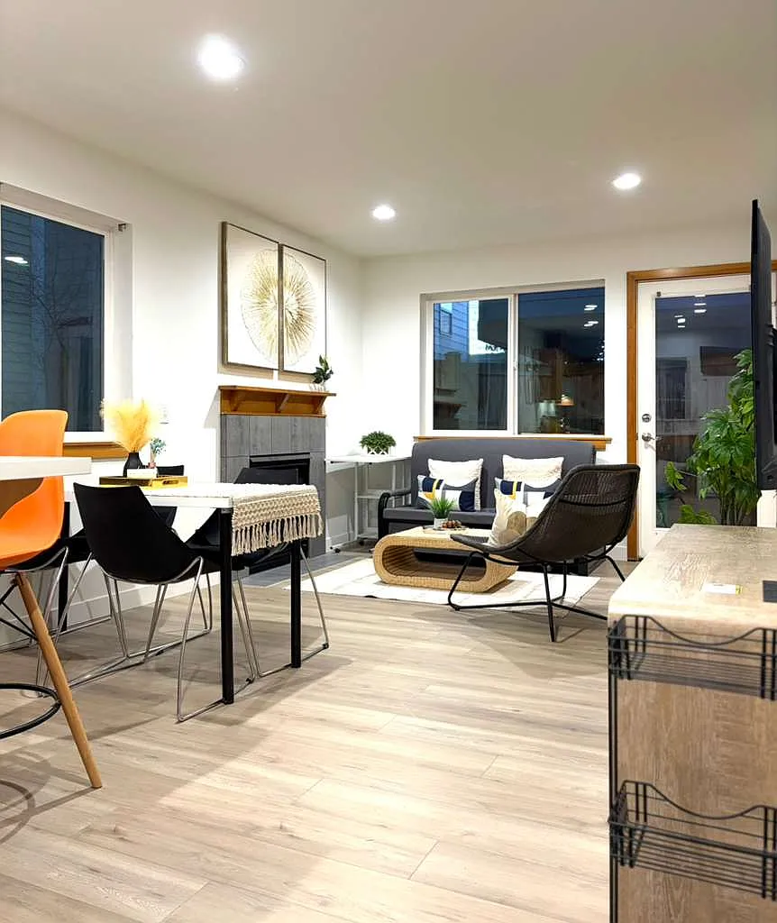 2 bed, 1.5 bath, 740 sqft, $2,650 — Photo 1