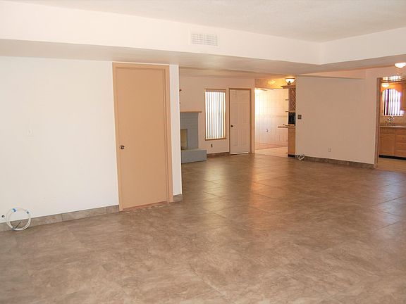 3rd image of 3505 Breckenridge Dr