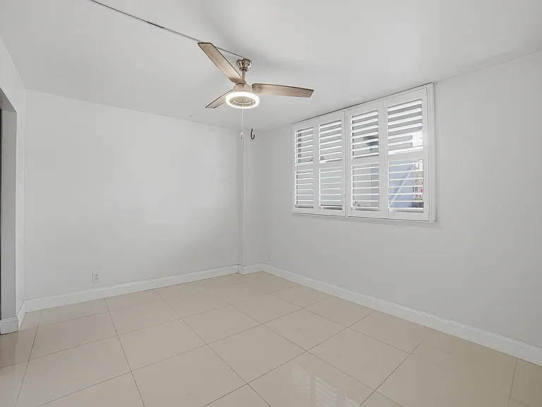 117 Royal Park Dr #1H — Photo 4