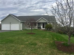 6308 Lone Wolf Dr, Jamesville, NY 13078
