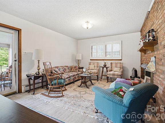 5th image of 478 River Hill Rd