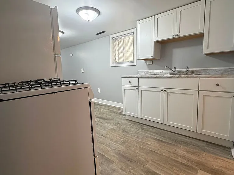 4828 Melville Ave — Photo 5