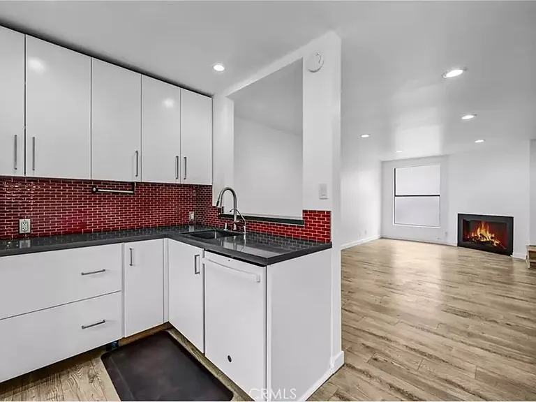 219 N Isabel St #4 — Photo 12