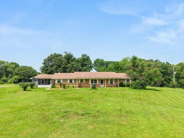 5010 Bobwhite Rd, Gilmer, TX 75645