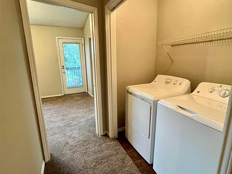 1841 River Crossing Cir #B — Photo 8
