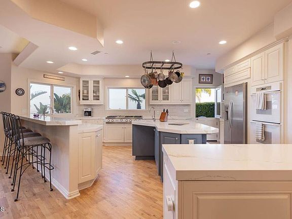 5th image of 307 Artemisia Ave