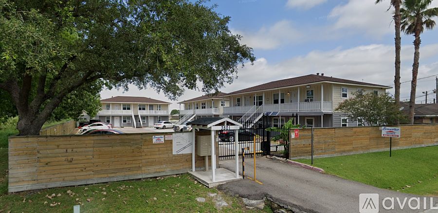 1st image of 3505 Brewster St #2