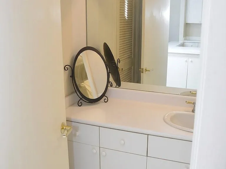 2301 Collins Ave #336 — Photo 5