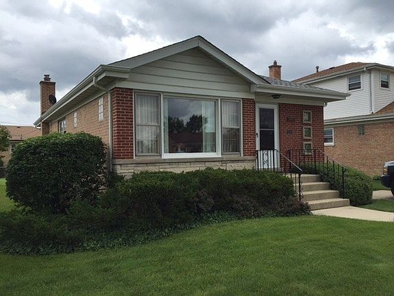 3rd image of 8657 N Oketo Ave