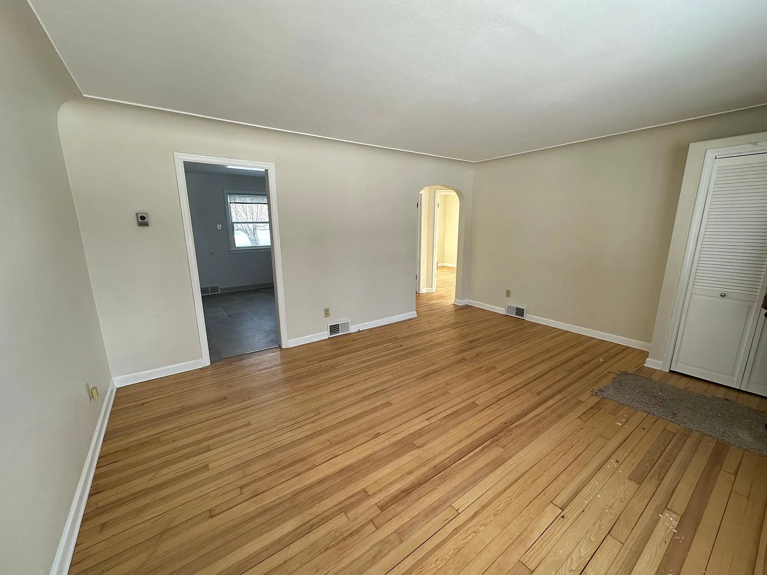 440 20th St — Photo 3