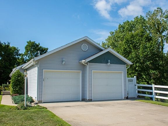 3rd image of 27256 Country Lake Ln