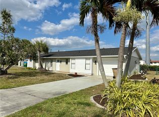 4709 SW Santa Barbara Pl, Cape Coral, FL 33914