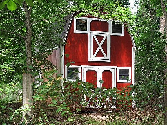 1000 sq ft two story barn.