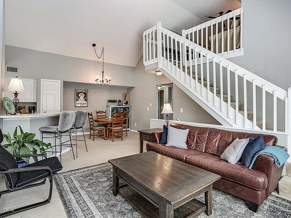 3rd image of 13703 N Richmond Park Dr #1711
