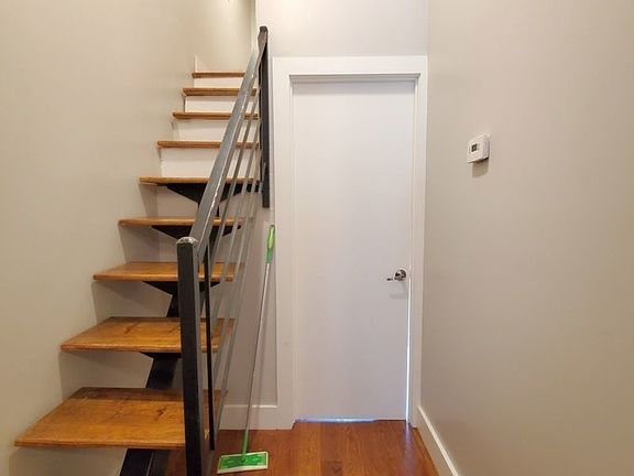 3rd image of 190 Jefferson St APT 3