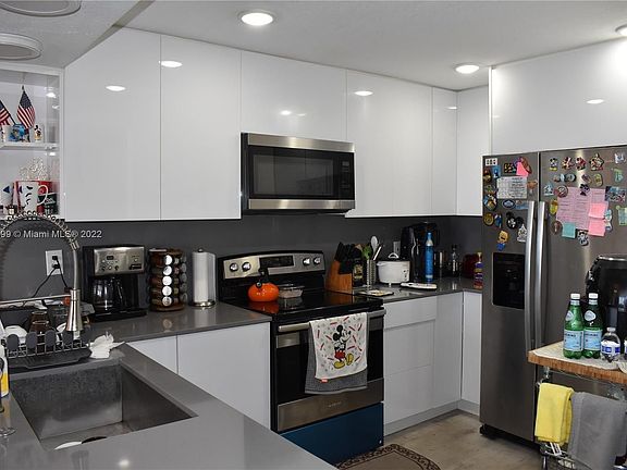 4th image of 20335 W Country Club Dr APT 1009