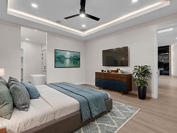 4th image of 2701 Brady Pl
