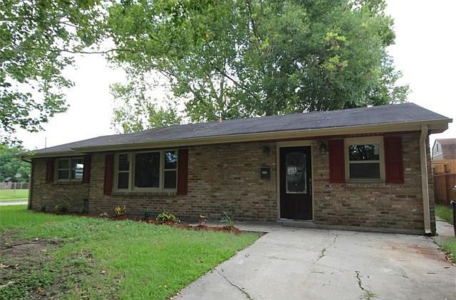 1st image of 1600 Maura Pl