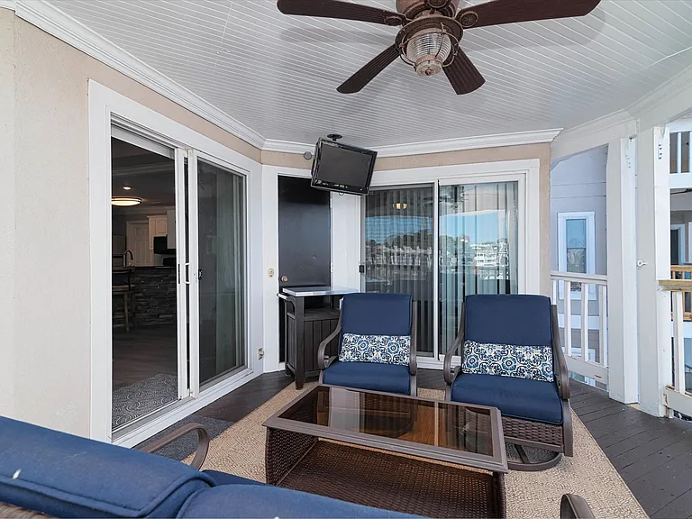 18651 Vineyard Point Ln — Photo 9