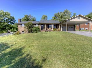 8225 Spruceland Rd, Powell, TN 37849