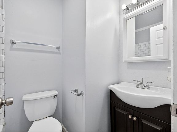 2nd image of 1515 Aspen Dr