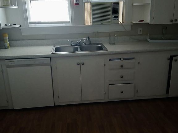 4th image of 425 Highway Dr #425