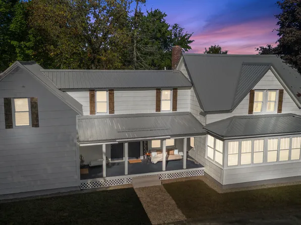 19 Woodman Avenue, Fairfield, ME 04937