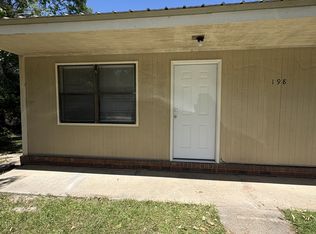 198 W Columbia Ave #B, Lyons, GA 30436