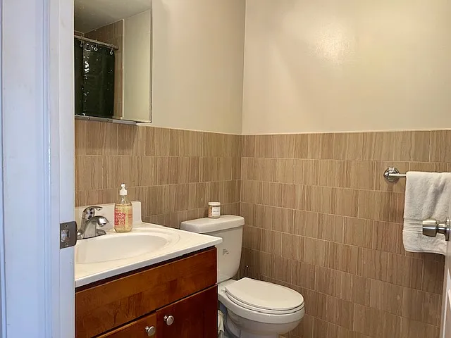 416 Monroe St #1R — Photo 11