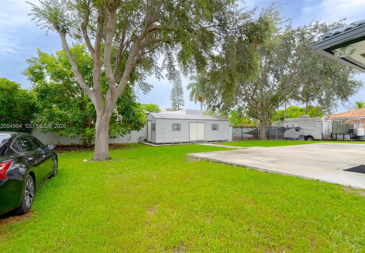 3 bed, 2.0 bath, 1682 sqft, $4,500 — Photo 2