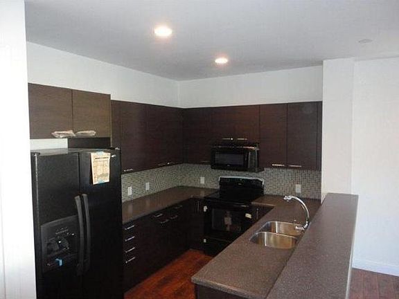2nd image of 221 SW 10th St